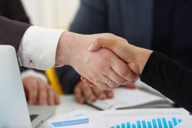 mutlu Genç İşadamları office sıkışalım birbirleri ile toplantı var