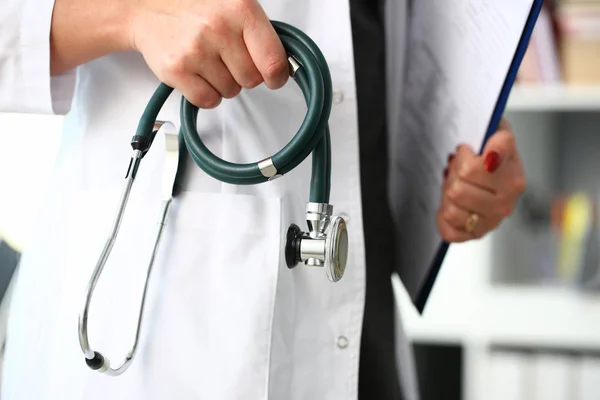 Female doctor hand hold phonendoscope in medical — Stock Photo, Image