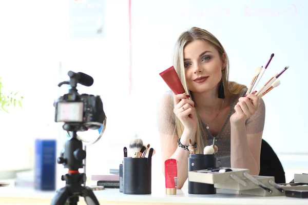 Maquillage célèbre Revue de produit Vidéo Blog Concept — Photo