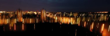 Gece şehir hayatı panoramik arka plan
