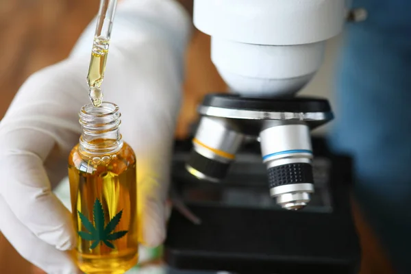 Laboratorieforskning om cbd — Stockfoto