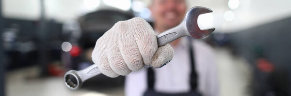 Metal tool to fix damaged cars