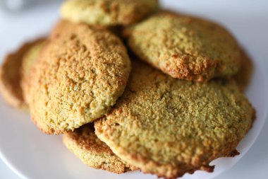 Doldurulmuş taze kabuklu öğle yemeği.