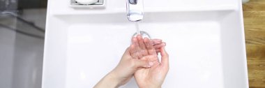 Banyo malzemeleri ve tesisatçı.