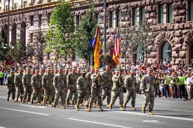 Kyiv, Ukrayna - 24 Ağustos 2018: Kyiv, Ukrayna 'nın bağımsızlığının 27. yıldönümünde 24 Ağustos' ta bir askeri geçit törenine ev sahipliği yapıyor. 