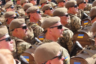 Kyiv, Ukrayna - 24 Ağustos 2018: Kyiv, Ukrayna 'nın bağımsızlığının 27. yıldönümünde 24 Ağustos' ta bir askeri geçit törenine ev sahipliği yapıyor. 