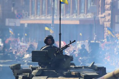 Kyiv, Ukrayna - 24 Ağustos 2018: Kyiv, Ukrayna 'nın bağımsızlığının 27. yıldönümünde 24 Ağustos' ta bir askeri geçit törenine ev sahipliği yapıyor. 