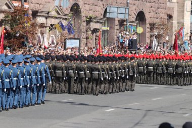 Kyiv, Ukrayna - 24 Ağustos 2018: Kyiv, Ukrayna 'nın bağımsızlığının 27. yıldönümünde 24 Ağustos' ta bir askeri geçit törenine ev sahipliği yapıyor. 