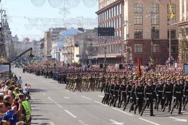 Kyiv, Ukrayna - 24 Ağustos 2018: Kyiv, Ukrayna 'nın bağımsızlığının 27. yıldönümünde 24 Ağustos' ta bir askeri geçit törenine ev sahipliği yapıyor. 