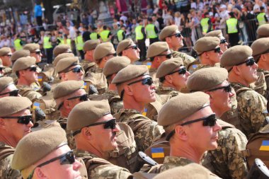 Kyiv, Ukrayna - 24 Ağustos 2018: Kyiv, Ukrayna 'nın bağımsızlığının 27. yıldönümünde 24 Ağustos' ta bir askeri geçit törenine ev sahipliği yapıyor. 