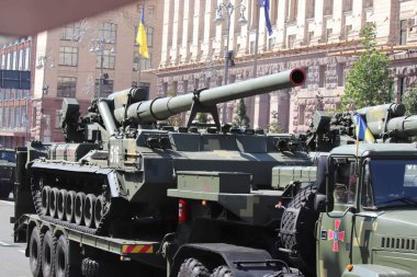 Kyiv, Ukrayna - 24 Ağustos 2018: Kyiv, Ukrayna 'nın bağımsızlığının 27. yıldönümünde 24 Ağustos' ta bir askeri geçit törenine ev sahipliği yapıyor. 