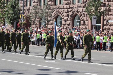 Kyiv, Ukrayna - 24 Ağustos 2018: Kyiv, Ukrayna 'nın bağımsızlığının 27. yıldönümünde 24 Ağustos' ta bir askeri geçit törenine ev sahipliği yapıyor. 