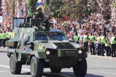 Kyiv, Ukrayna - 24 Ağustos 2018: Kyiv, Ukrayna 'nın bağımsızlığının 27. yıldönümünde 24 Ağustos' ta bir askeri geçit törenine ev sahipliği yapıyor. 
