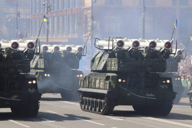 Kyiv, Ukrayna - 24 Ağustos 2018: Kyiv, Ukrayna 'nın bağımsızlığının 27. yıldönümünde 24 Ağustos' ta bir askeri geçit törenine ev sahipliği yapıyor. 