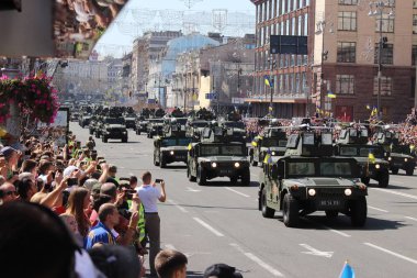 Kyiv, Ukrayna - 24 Ağustos 2018: Kyiv, Ukrayna 'nın bağımsızlığının 27. yıldönümünde 24 Ağustos' ta bir askeri geçit törenine ev sahipliği yapıyor. 
