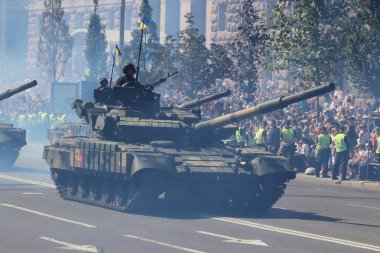 Kyiv, Ukrayna - 24 Ağustos 2018: Kyiv, Ukrayna 'nın bağımsızlığının 27. yıldönümünde 24 Ağustos' ta bir askeri geçit törenine ev sahipliği yapıyor. 