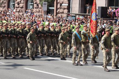 Kyiv, Ukrayna - 24 Ağustos 2018: Kyiv, Ukrayna 'nın bağımsızlığının 27. yıldönümünde 24 Ağustos' ta bir askeri geçit törenine ev sahipliği yapıyor. 