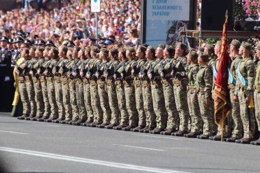 Kyiv, Ukrayna - 24 Ağustos 2018: Kyiv, Ukrayna 'nın bağımsızlığının 27. yıldönümünde 24 Ağustos' ta bir askeri geçit törenine ev sahipliği yapıyor. 
