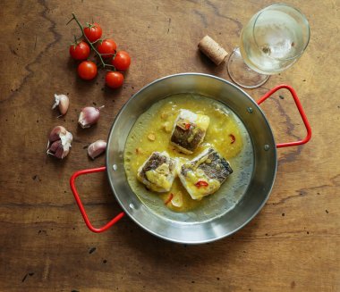 bacalao al pil pil, emülsifiye zeytinyağı sosu, sp tuzlu morina