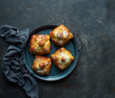 Pan de Muerto veya ölünün ekmeği, ayrıca pan de los muert olarak da bilinir.