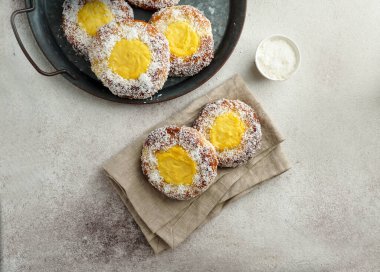 Norveç tatlı çörek skoleboller, geleneksel İskandinav pastası