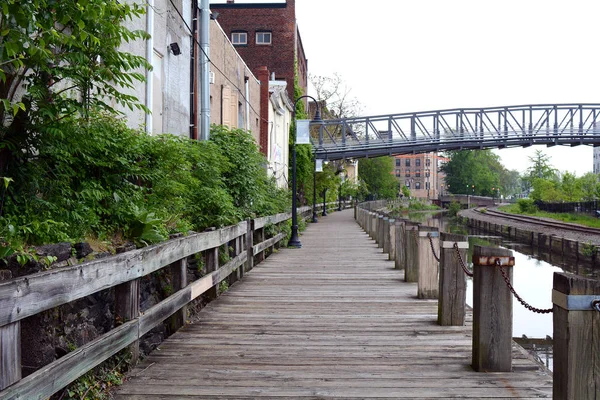 Calçadão Próximo Canal Manayunk Ponte Para Pedestres — Fotografia de Stock