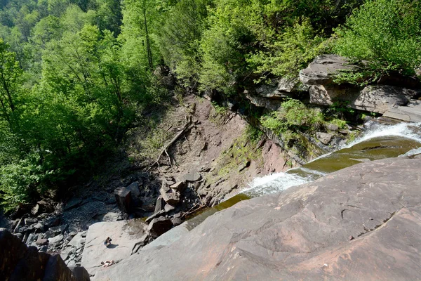 Mirando Por Encima Del Borde Del Nivel Medio Kaaterskill Falls — Foto de Stock