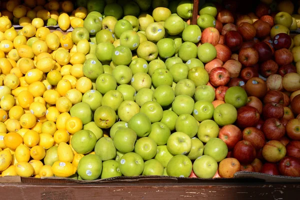Manzanas Apiladas Pie Fruta — Foto de Stock