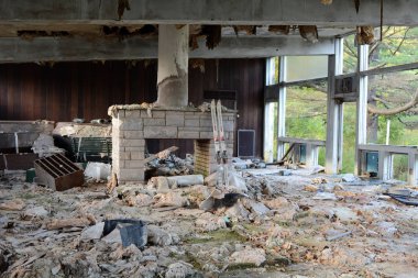 Bir terk edilmiş Ski Lodge içinde