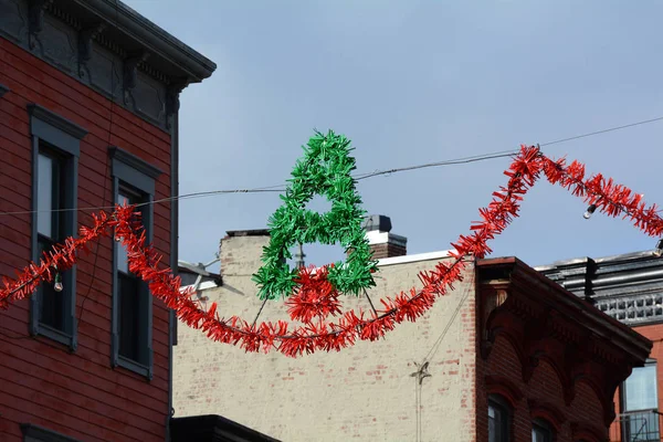 Overhead Straße Weihnachtsbaum Feiertagsdekoration New York City — Stockfoto