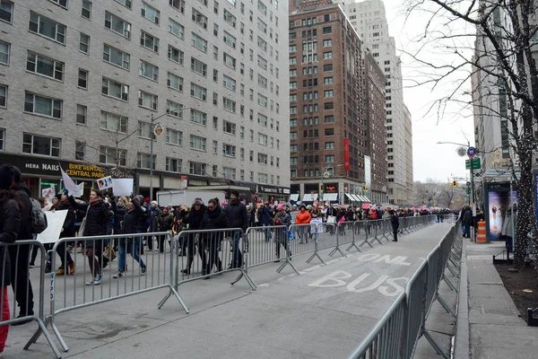 Demonstranten Beim Frauenmarsch Auf Der 6Th Avenue Der Straße Midtown — Stockfoto
