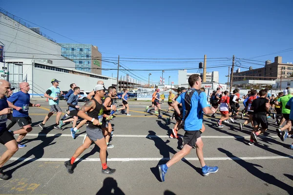 Csoport Második Helyezett New York City Marathon Drive Long Island — Stock Fotó