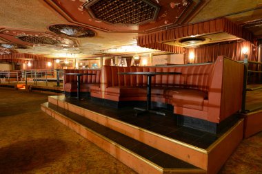 Fotoğraf turu - 1676 Main Street, Springfield, Paramount Tiyatrosu içinde 27 Ekim 2018 anne oturma restoran