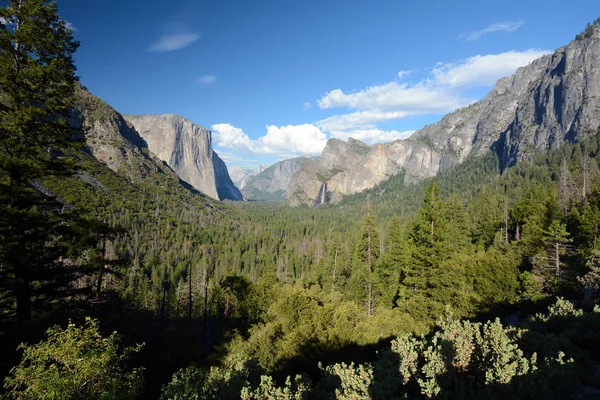 Tunnelvy Mot Bridal Veil Falls Vid Yosemite National Park Förenta — Stockfoto