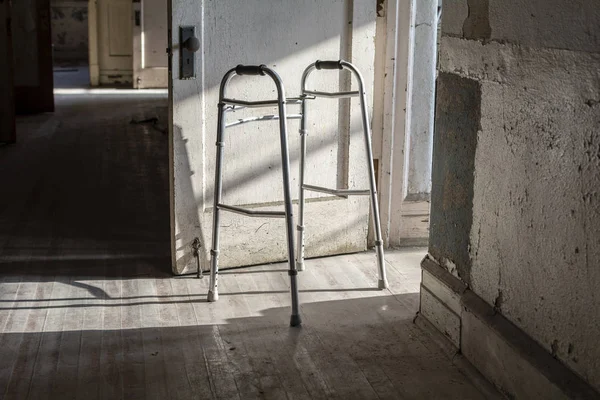 Walker Edificio Abandonado Antiguamente Utilizado Como Hospital — Foto de Stock