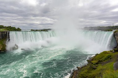 Niagara Şelalesi - Kanada 'dan At Nalı Şelalesi