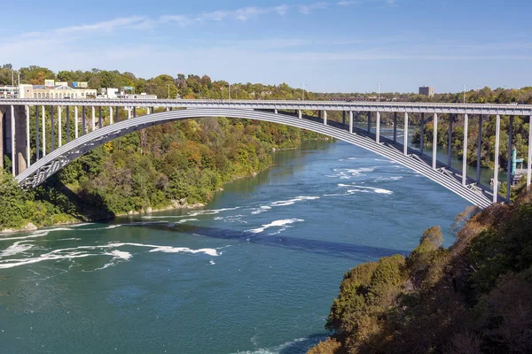 Närbild Regnbågsbron Över Floden Niagara Mellan Usa Och Kanada — Stockfoto