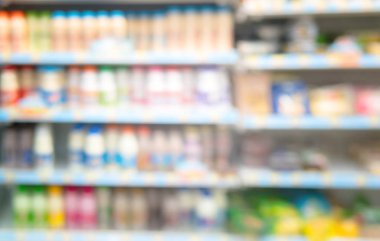 Görüntü bulanık ve kolaylık mal depolamak. Ve süt gibi ve gerek bu soğutmak için pek çok farklı ürün ile arka planda. Ve bir fon olarak hizmet vermektedir