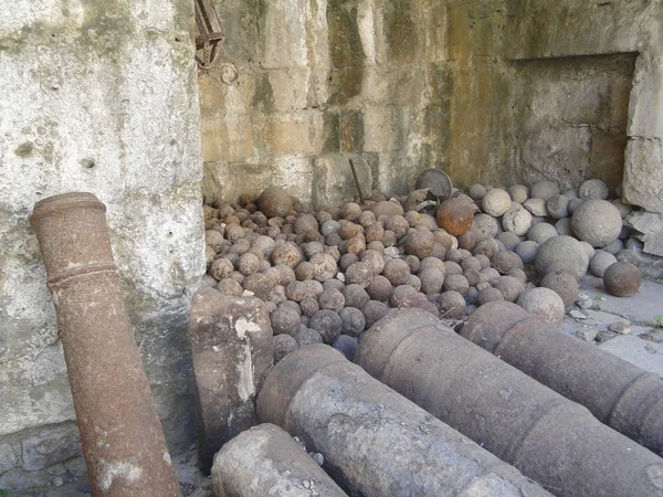 Vieux Boulets Canon Antiques Dans Vieux Fort Sur Île Kos — Photo