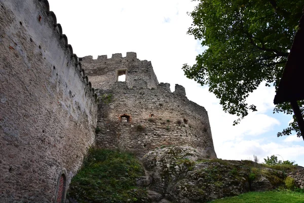 ポーランド国立公園内のチョジニク城の遺跡 — ストック写真