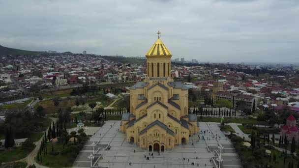 Overzicht Van Heilige Drievuldigheid Kathedraal Kerk Tbilisi — Stockvideo