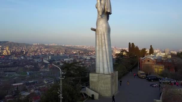 Madre Georgia Tiflis Panorama Ciudad Fotografía Aérea — Vídeos de Stock
