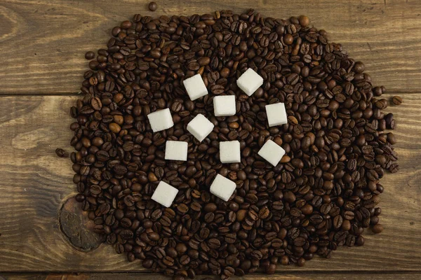 Kahve çekirdekleri ile kesme şeker