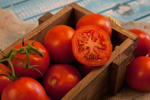 Ekolojik domates kutu