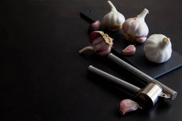 Bir tasarımcı mutfak kırmızı sarımsak