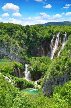 Plitvice Gölleri Milli Parkı, Hırvatistan, Avrupa'nın güzel şelaleler. 
