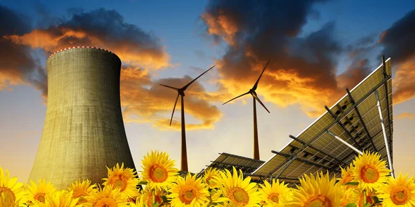 Paneles Energía Solar Con Turbinas Eólicas Torre Refrigeración Central Nuclear — Foto de Stock