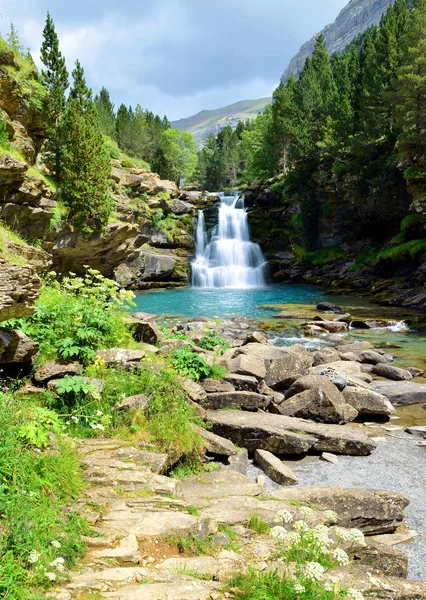 Cascada Parque Nacional Ordesa Monte Perdido Montaña Pirineos Provincia Huesca — Foto de Stock