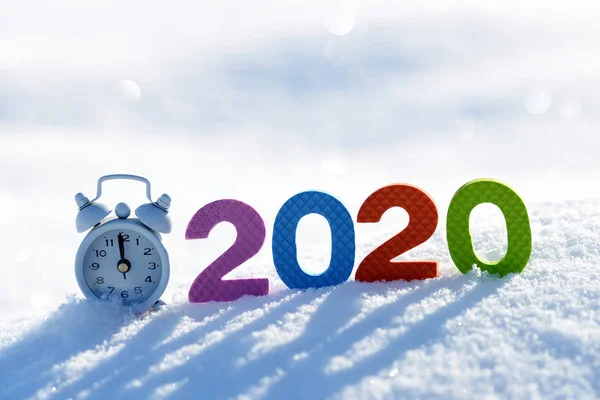 Número 2020 Despertador Neve Feliz Ano Novo Conceito — Fotografia de Stock