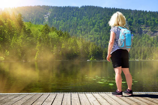 Femme Bord Lac Moraine Grosser Arbersee Dans Parc National Forêt — Photo